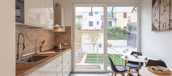 Carla's Rooms with Private Bathroom & Shared Kitchen