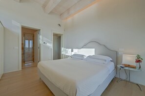 2 bedrooms, iron/ironing board, free WiFi, bed sheets - Accommodation Spaccasole 2 on Cortona (Foiano della Chiana)