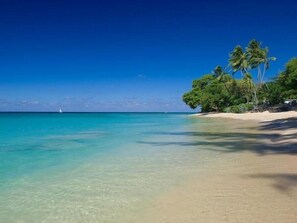 Beach nearby - Claridges 10 (Gibbes)