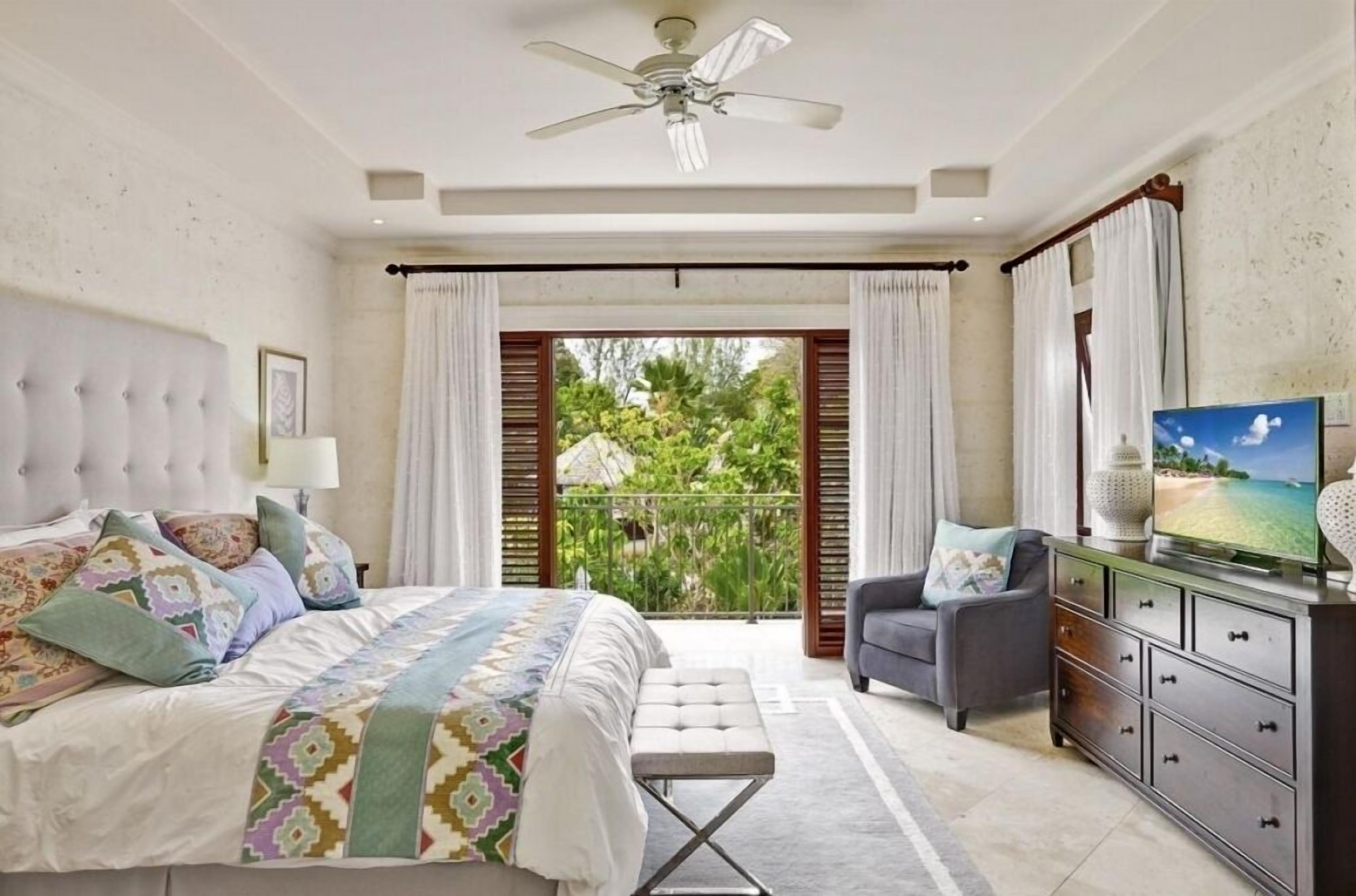 3 bedrooms, iron/ironing board, free WiFi