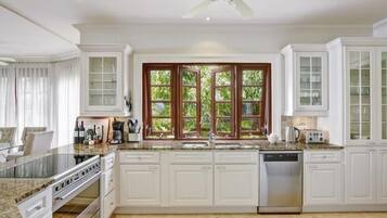 Stovetop, dishwasher, cookware/dishes/utensils, dining tables