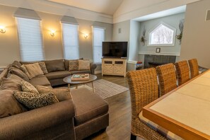 Televisio, takka, DVD-soitin