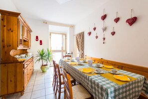 Free daily local cuisine breakfast  - Locanda Farinati (Abetone Cutigliano)