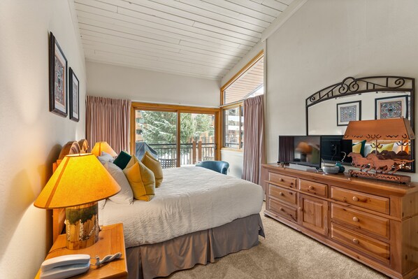 1 bedroom, iron/ironing board, travel crib, WiFi