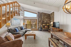 Fireplace, books, video library - 1 Bdrm with Loft 2 BA Stonebridge Condos 720 Slopeside Great for Families (Snowmass Village)