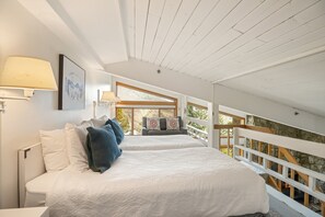 1 bedroom, iron/ironing board, travel crib, WiFi - 1 Bdrm with Loft 2 BA Stonebridge Condos 720 Slopeside Great for Families (Snowmass Village)