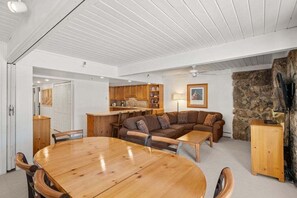 Fireplace, DVD player, books, video library - Perfect Location, Stonebridge Condos #932, 2 Bdrm Den 3 BA (Snowmass Village)