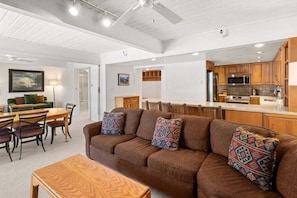 Fireplace, DVD player, books, video library - Perfect Location, Stonebridge Condos #932, 2 Bdrm Den 3 BA (Snowmass Village)