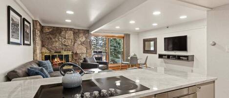 Refrigerador, microondas, horno y parrilla de estufa