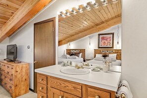 4 室のベッドルーム、アイロン / アイロン台、旅行用ベビーベッド、WiFi