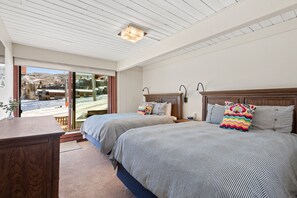 4 bedrooms, WiFi, bed sheets