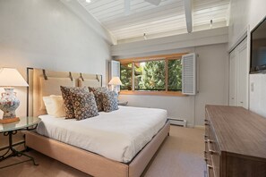4 bedrooms, iron/ironing board, travel crib, WiFi