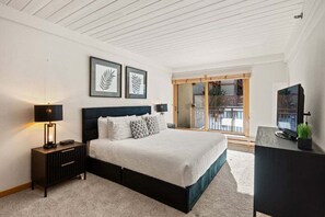 1 habitación, tabla de planchar con plancha, cuna de viaje y wifi 