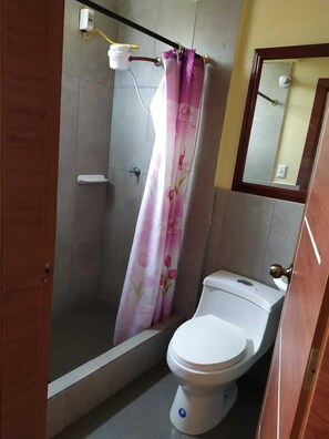 Bathroom - Hostal La Rueda (Guaranda)