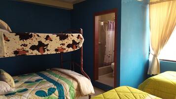 Comfort Quadruple Room | Free WiFi, bed sheets