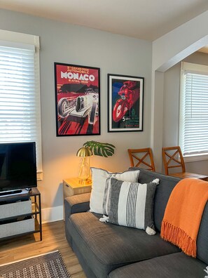 Smart TV, stereo - BIDWELL PARK BUNGALOW (Chico)