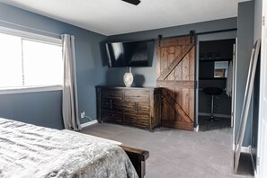 3 soverom, skrivebord, strykejern/-brett og wi-fi (inkludert)