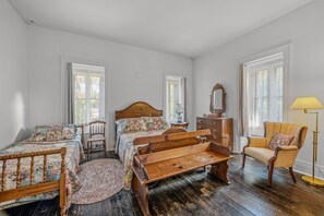 5 bedrooms, free WiFi, bed sheets