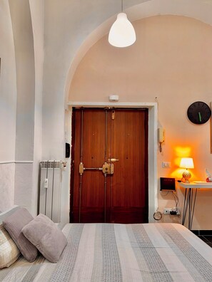 1 bedroom, iron/ironing board, travel cot, free WiFi