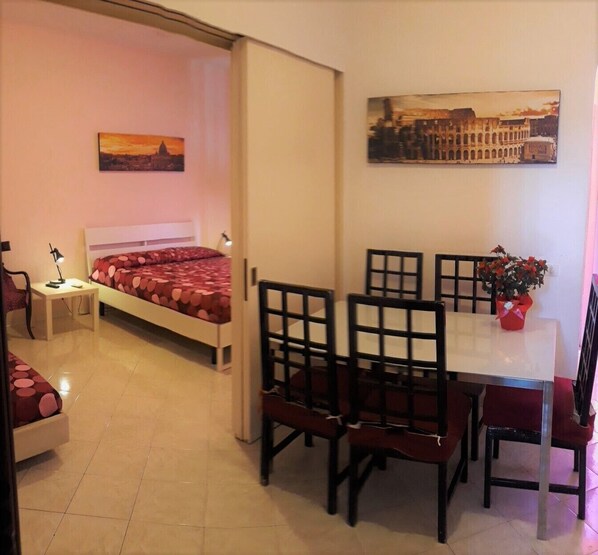2 bedrooms, iron/ironing board, WiFi, bed sheets - Nonna Rita apartment (Roma)