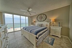 2 bedrooms, iron/ironing board, free WiFi, bed sheets - Large Gulf front Luxury 2BR Condo Renovated Free Beach Chairs Stunning View Book (Panama City Beach)