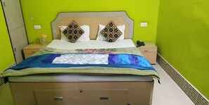 26 bedrooms, WiFi
