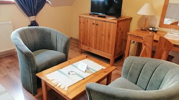 Habitación estándar con 2 camas individuales | Minibar, caja de seguridad en la habitación y escritorio