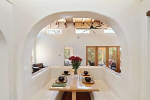 Dining - Casa Ladera - Spectacular Views, Expansive Deck (Santa Fe)