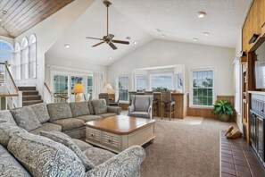 TV, fireplace - 2 Blocks to Beach Access-Tennis-PickleBall-Community Pool/HT (Duck)