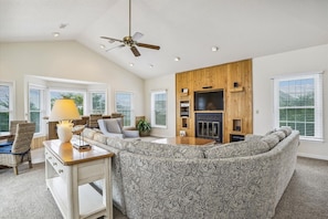 TV, fireplace, DVD player, stereo