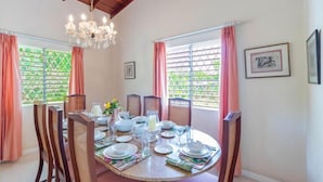 Stovetop, dishwasher, cookware/dishes/utensils - Villa Casabella (Husbands)