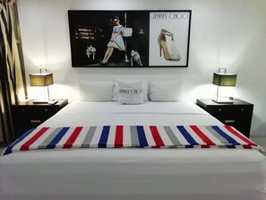 Standard Room | Individually decorated, desk, iron/ironing board, free WiFi - Spazio Boutique Hotel (Cancun)