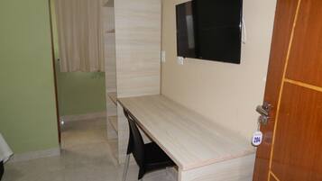 Frigobar, Wi-Fi de cortesia, roupa de cama