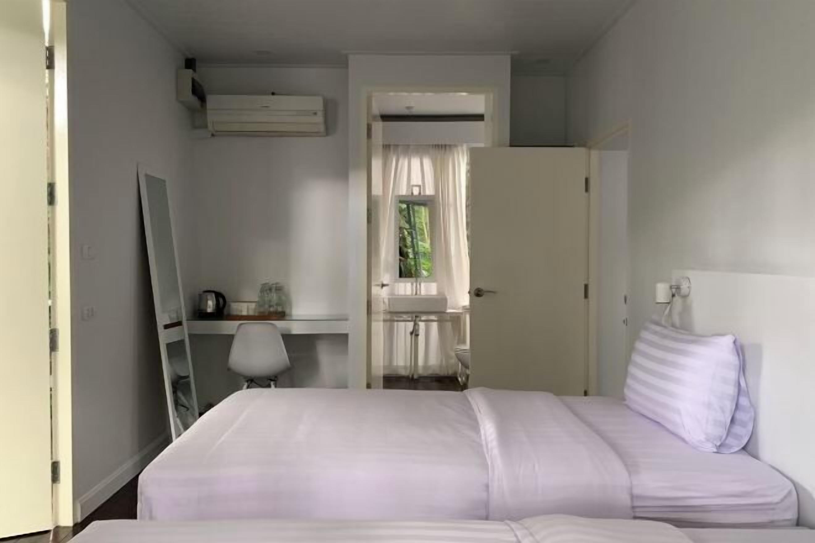 ผ้าม่านกันแสง, เตารีด/โต๊ะรีดผ้า, Wi-Fi ฟรี, ผ้าปูที่นอน