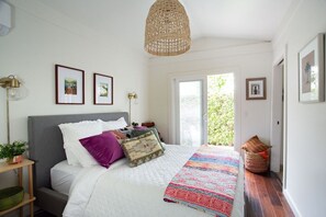 2 bedrooms, desk, iron/ironing board, travel cot