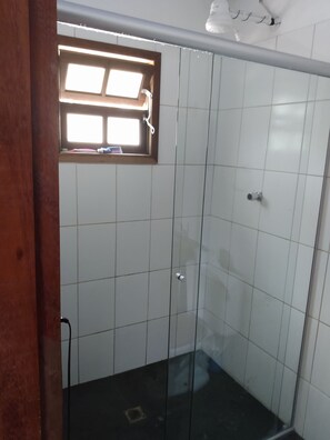 Bathroom - House with two independent suites !!!! (Ubatuba)