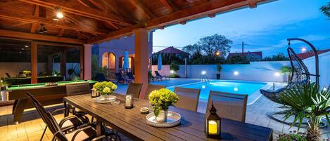 Outdoor pool, a heated pool