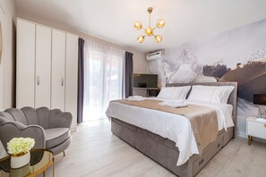 6 Schlafzimmer, BĂŒgeleisen/BĂŒgelbrett, WLAN, BettwĂ€sche