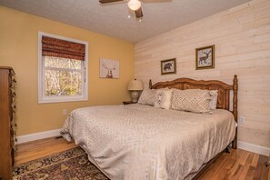 3 عدّة غرف نوم ومكواة/لوح كي وواي فاي مجانًا وملاءات أسرّة