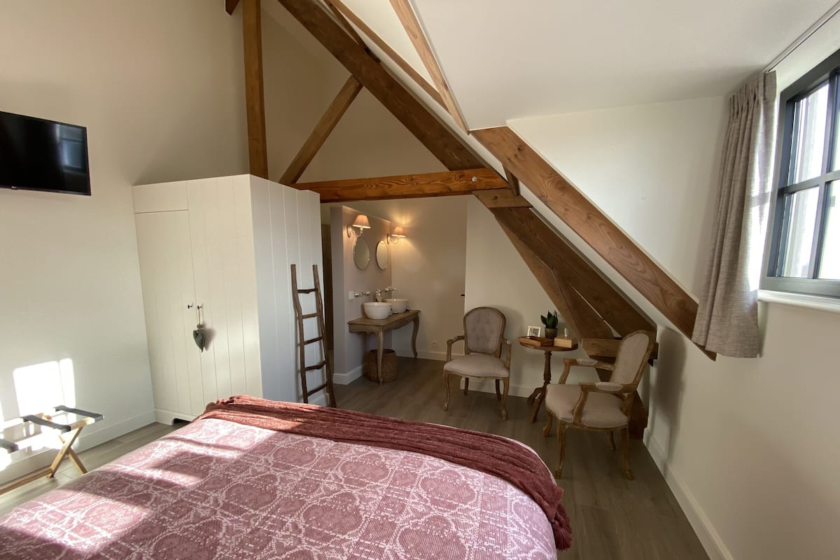 Deluxe Double Room (Irma) | Premium bedding, down duvets, blackout curtains, free WiFi