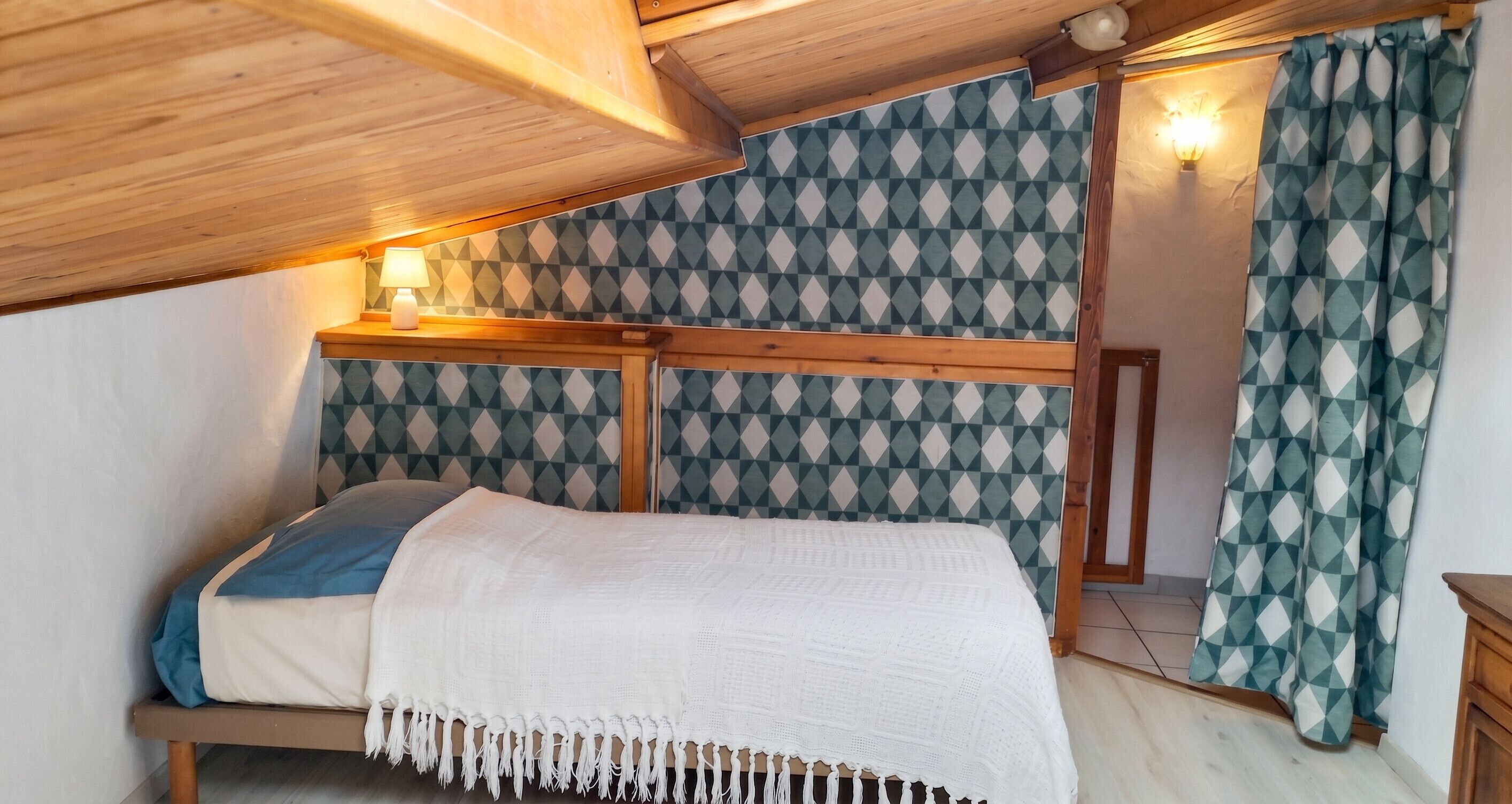 2 chambres, fer et planche à repasser, lit parapluie, Wi-Fi gratuit