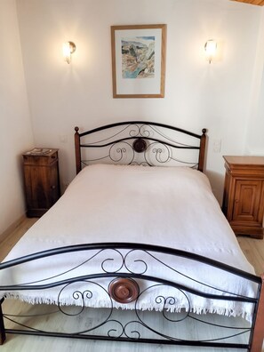 2 chambres, fer et planche à repasser, lit parapluie, Wi-Fi gratuit