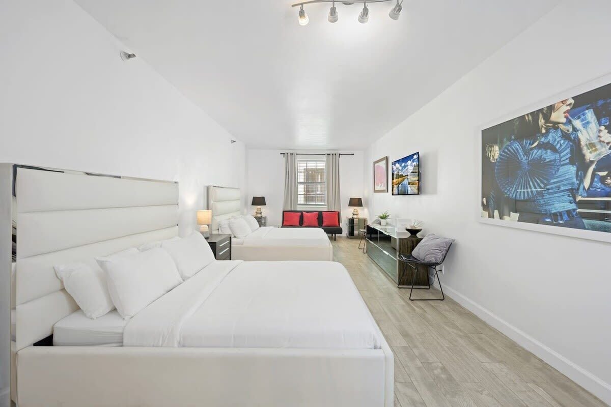 Een strijkplank/strijkijzer, gratis wifi, beddengoed