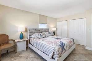 2 bedrooms, iron/ironing board, Internet, bed sheets