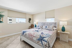 2 bedrooms, iron/ironing board, internet, bed sheets
