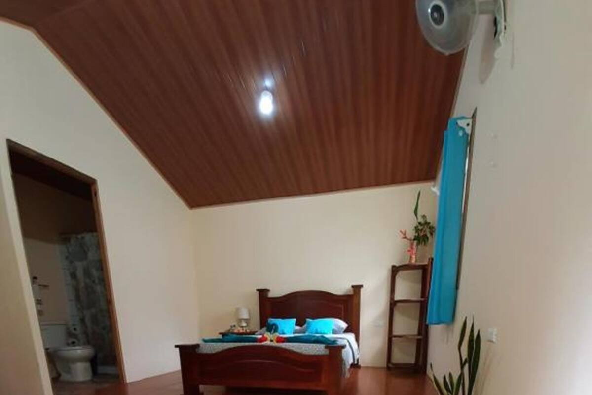 Quarto quádruplo clássico, vista para o mar