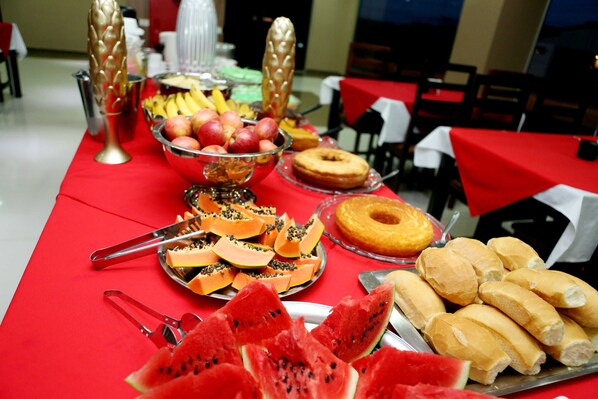 Free daily buffet breakfast