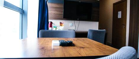 Deluxe Room | 1 bedroom, hypo-allergenic bedding, minibar, desk