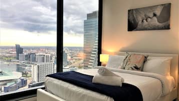 2 bedrooms, desk, iron/ironing board, travel cot