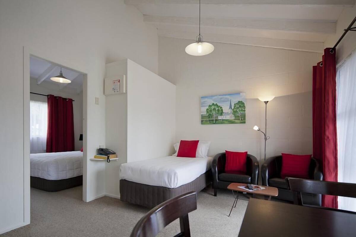 Standard Triple Room | Iron/ironing board, free WiFi, bed sheets